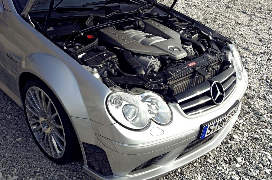 Моторный отсек Mercedes-Benz CLK63 AMG Black Series 2008 года  (фото 30 из 37)